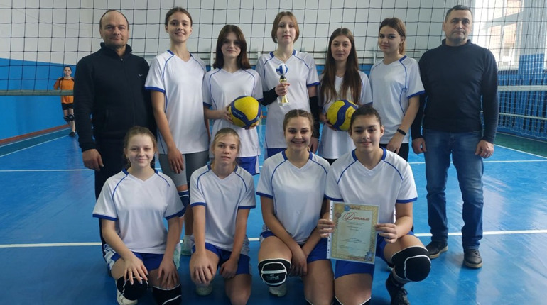 Різдвяні канікули -2023: у Гадячі відбулася спартакіада із волейболу