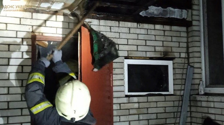 В Оріхові врятували 3 людей з-під завалів обстріляного будинку, в Гуляйполі 2 пожежі через обстріл