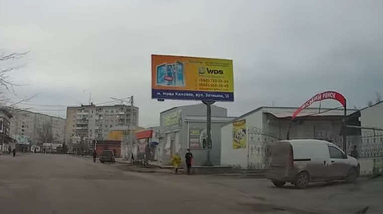 Окупанти продовжують розселятися у Новій Каховці