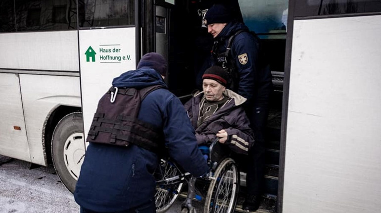 18 січня можна безкоштовно евакуюватися з Торецька. Рятувальники та поліція допомагає в цьому