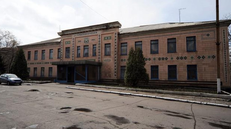 На Луганщині окупанти перетворили шахтарське місто на примару. Хочуть реорганізувати і оптимізувати