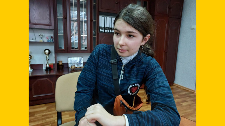 Ліцеїстка із Первомайська переклала класичний твір на англійську та за рік вивчила німецьку мову