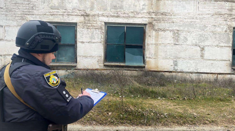 Поліція Нікопольщини працює на місцях обстрілів Марганецької ТГ: постраждалих серед мешканців немає