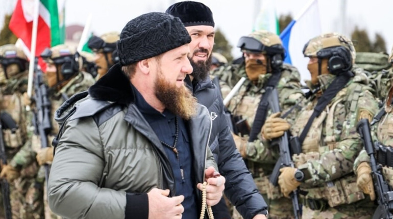 Кадиров хоче заселити Мелітополь чеченцями, через це назначає їх на керівні посади