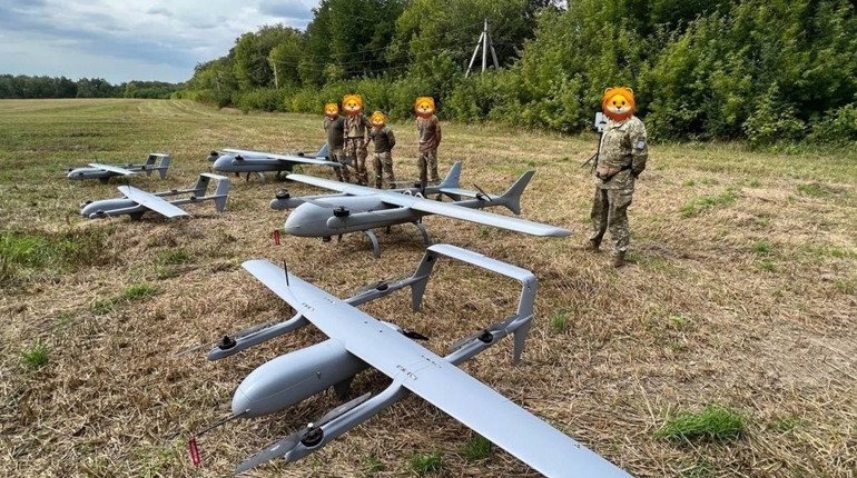 В Україні відкрилася школа пілотів військових дронів «Крилаті», де навчають керувати БПЛА