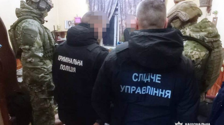 Видурювали гроші у військових та їх родичів: до групи шахраїв причетні жителі Житомирщини