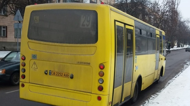 В автобусі
