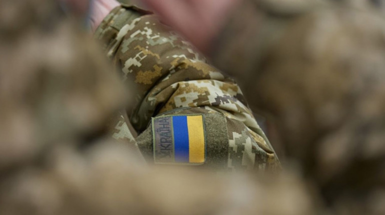 МАНІПУЛЯЦІЯ про те, що «через катастрофічні втрати на Харківщині до ЗСУ мобілізують чиновників»