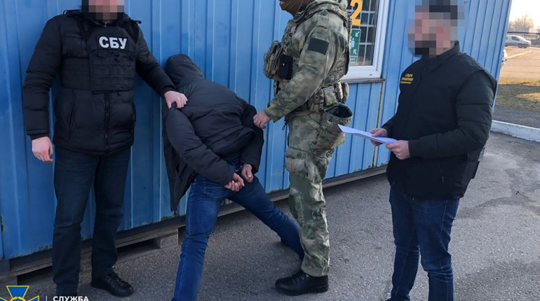 СБУ знешкодила злочинне угруповання, яке тероризувало мешканців Дніпра