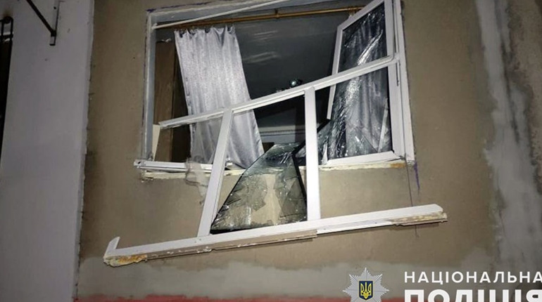 Обстріл Курахового: пошкоджені 2 будинки, крамниця і підприємство