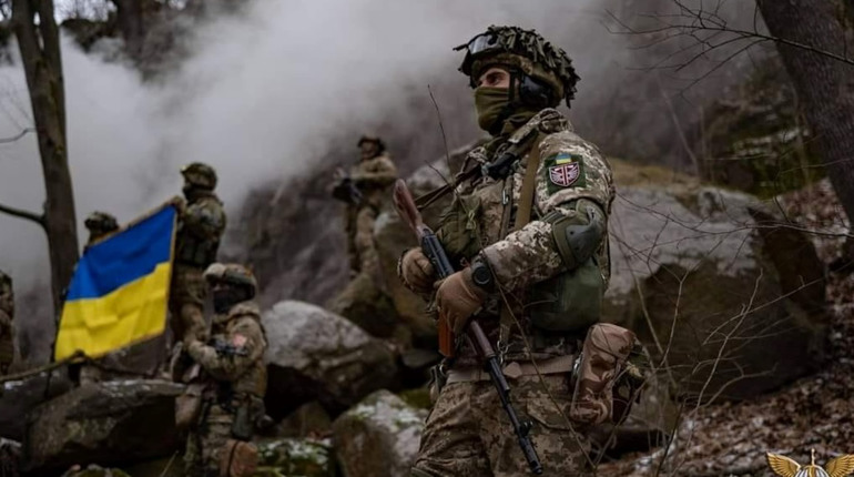 В Україні продовжено строк дії воєнного стану та мобілізації: подробиці