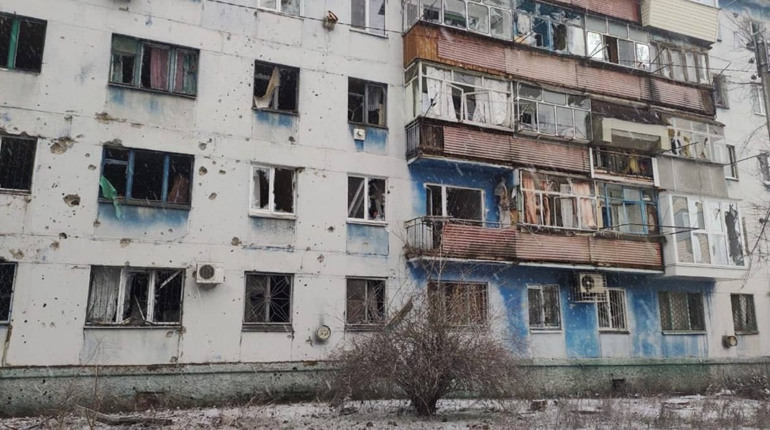 Російські війська обстріляли Нікополь: загинула жінка, є пошкодження багатоповерхівок