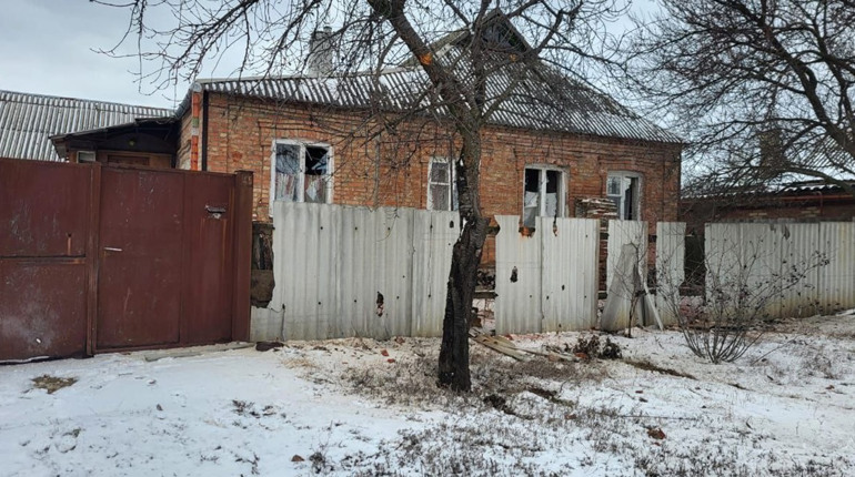 12 лютого обстріляли Мар’їнську і Курахівську громади. Постраждали підприємство та будинки
