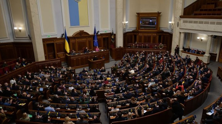 Без 8 березня та 9 травня: у ВР внесли Законопроект про встановлення українських свят