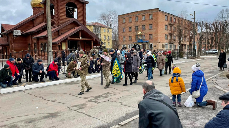 У Нікополі провели в останню путь захисника України Сергія Лимаря