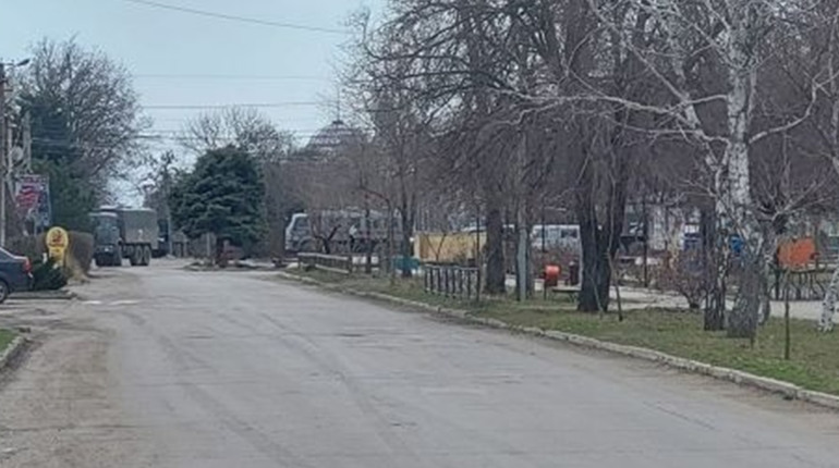 У Генічеську на блокпостах окупанти влаштували повну перевірку документів та речей жителів міста