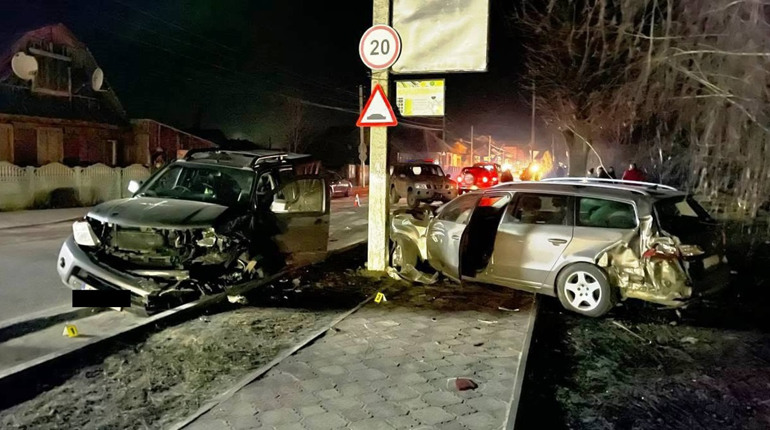 Постраждала чотирирічна дитина: у Дубровиці зіткнулися два авто