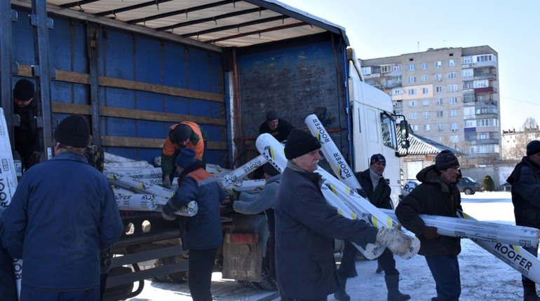 Волонтери доставили для Курилівської громади 16 тон будівельних матеріалів