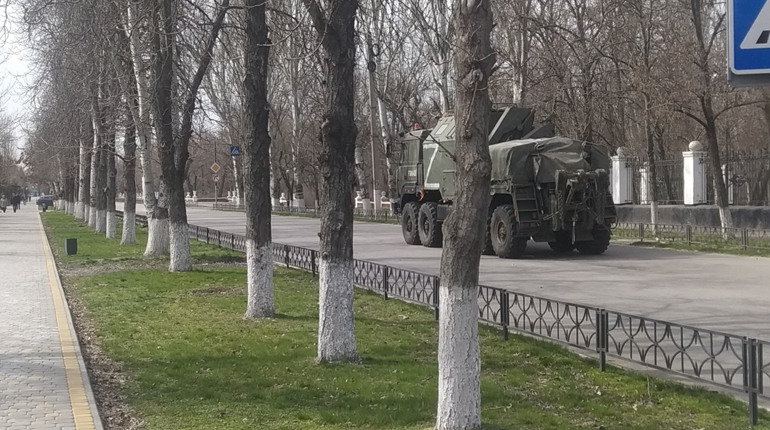 "Це якесь гетто": де живуть окупанти в Новій Каховці