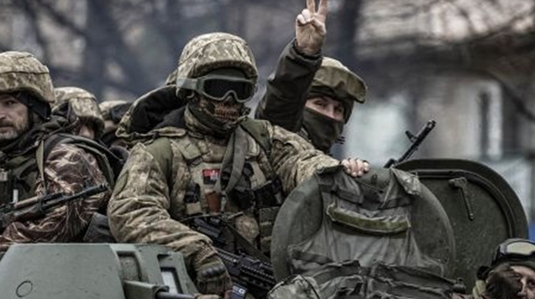 На окупованій Херсонщині росіяни вилучають в українців паспорти, щоб використати їх у своїх цілях
