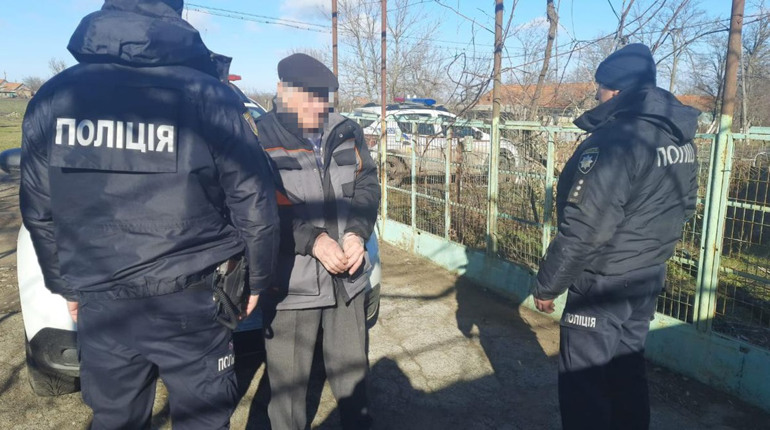 Сварка за землю закінчилася стріляниною: житель Одещини підстрелив сусідку, а цілився в її чоловіка