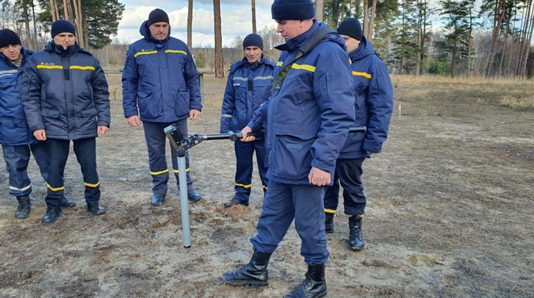 ДСНС у Запорізькій області знайшли та знешкодили залишки ракети, снаряди та касетні елементи