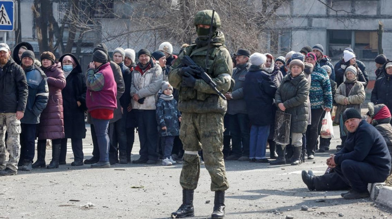 На Херсонщині окупанти вивезли 200 селян на "фільтрацію", в їхні будинки заселяють своїх - Генштаб