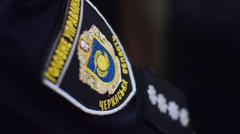 Кіберполіцейські Черкащини викрили шахрая, який оформив на пенсіонерку кредити