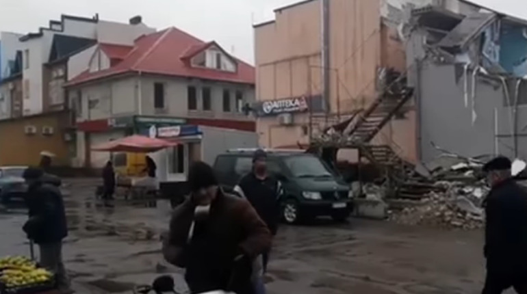 У Новій Каховці населення стало "живим щитом"