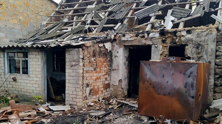 Окупанти обстрілюють Херсонщину: снаряди влучають у житлові будинки, є поранені мирні мешканці