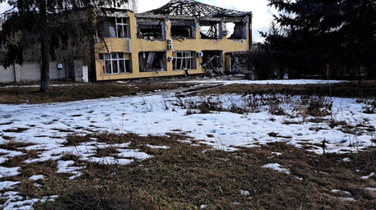 Під безперервними обстрілами Куп’янськ повертається до життя