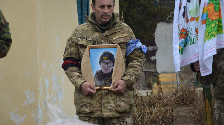 У Балтській громаді простилися з полеглим воїном Русланом Жосаном