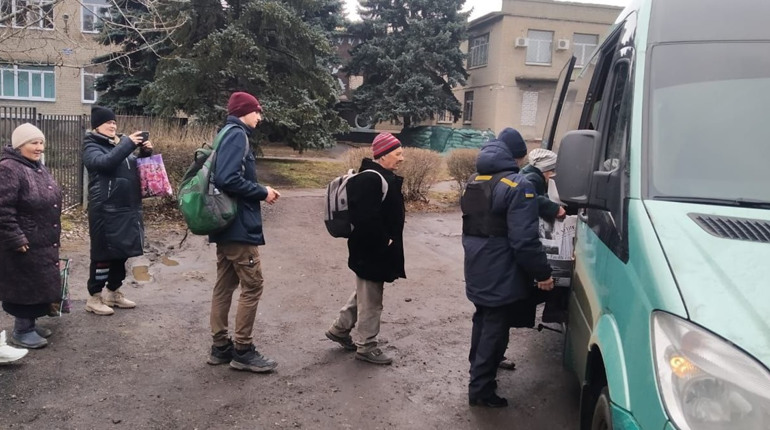 12 березня з Торецька можна безкоштовно евакуюватися до Дніпра та Черкащини. Контакти для запису