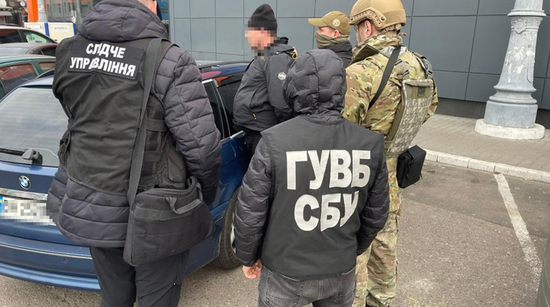 Житель Подільського району намагався ошукати родину загиблого воїна на $10 тисяч