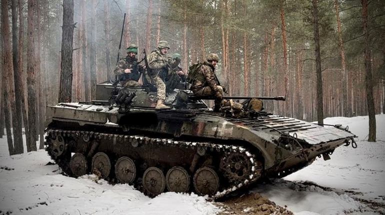 "Вони повзуть полем, а ми працюємо по них". Січеславська бригада нищить росіян в районі Кремінної