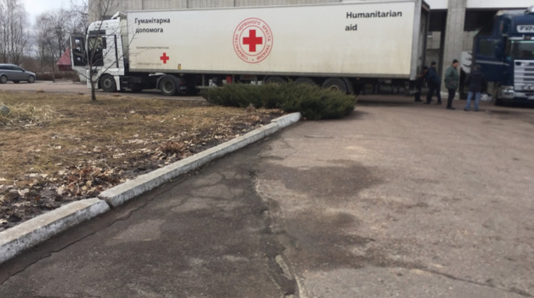 Конотопські заклади освіти отримали допомогу від Червоного Хреста