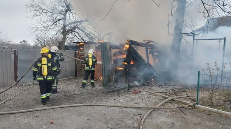 ДСНС ліквідували пожежу в Дмитрівці по вулиці Шкільній