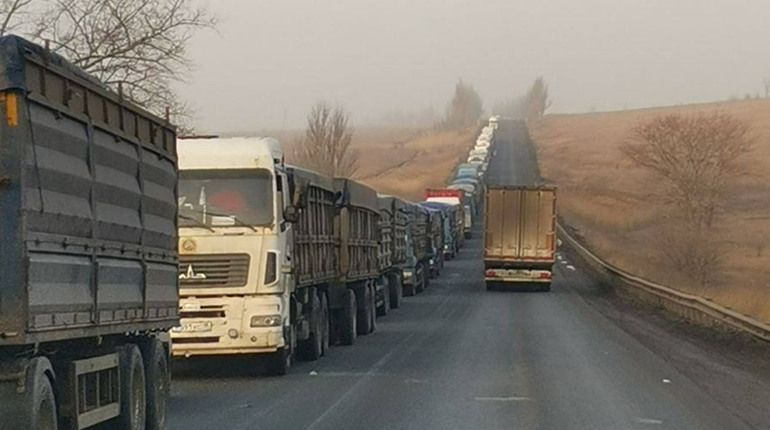 Окупанти встановили “тариф” для незаконних перевізників у Крим: скільки тепер коштує виїзд