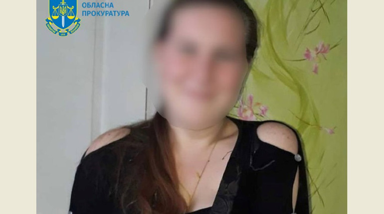 Жительку Херсонщини визнано винною у роботі на ворога: збирала паспортні дані місцевих для окупантів