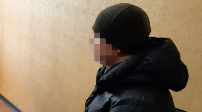 Підозрюється лозівчанин: постив дописи з флагом комуністичного режиму