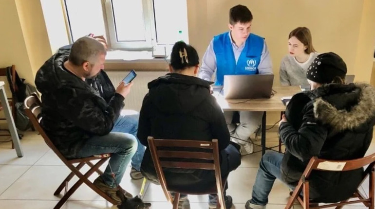 Агентство ООН проводить реєстрацію на отримання грошової допомоги. Хто може отримати