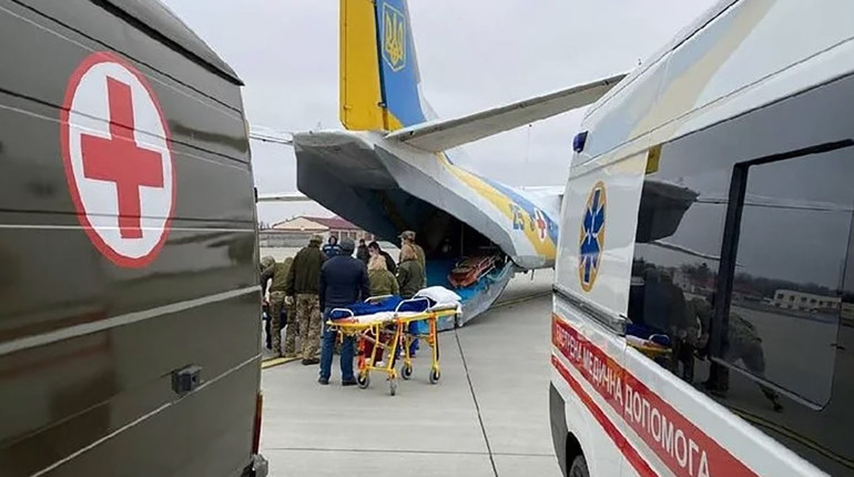 Як пораненим захисникам та захисницям потрапити на лікування за кордон: алгоритм дій