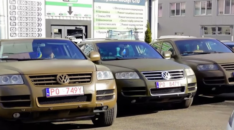 Команда міськради Конотопа передасть на фронт автівки. Придбали за власні зарплати