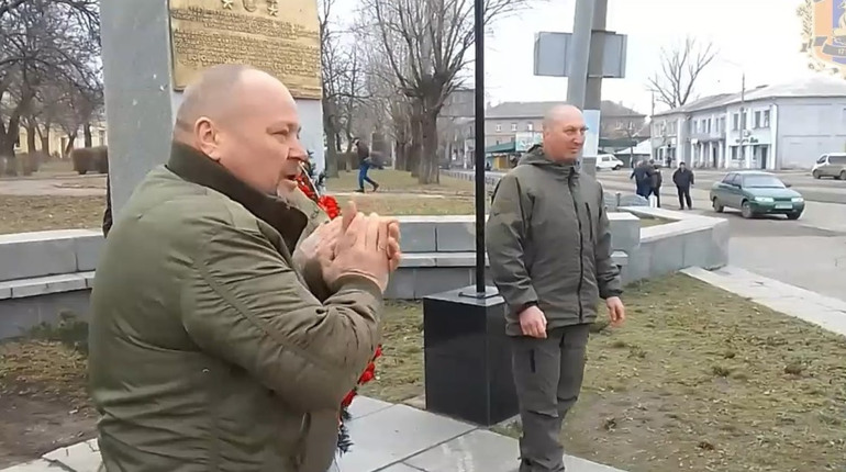 "І місто розквітне". Діяльність окупаційної "влади" Лисичанська висміяли в карикатурах