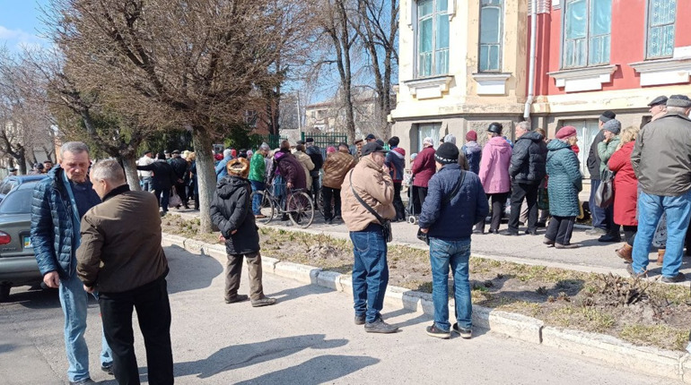 У Краснограді 22 та 23 березня видають гуманітарну допомогу: хто і де може отримати