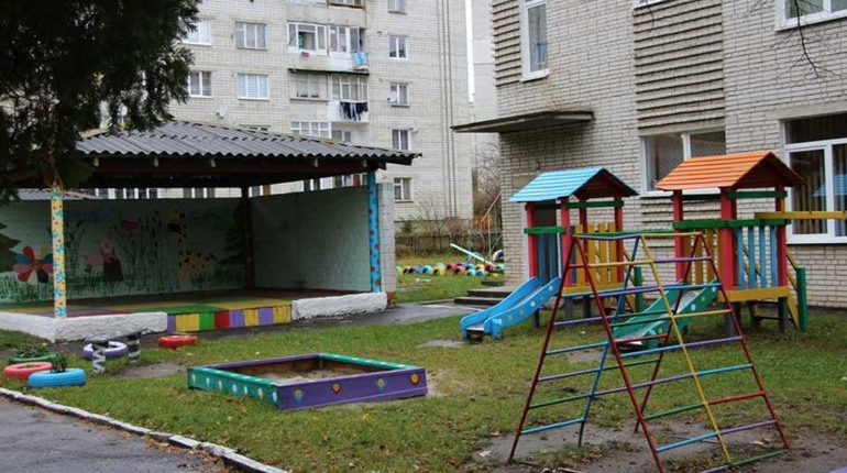 "Лелеченька" на карантині, а інші садки й школи – з ковідними обмеженнями: скільки вони діятимуть