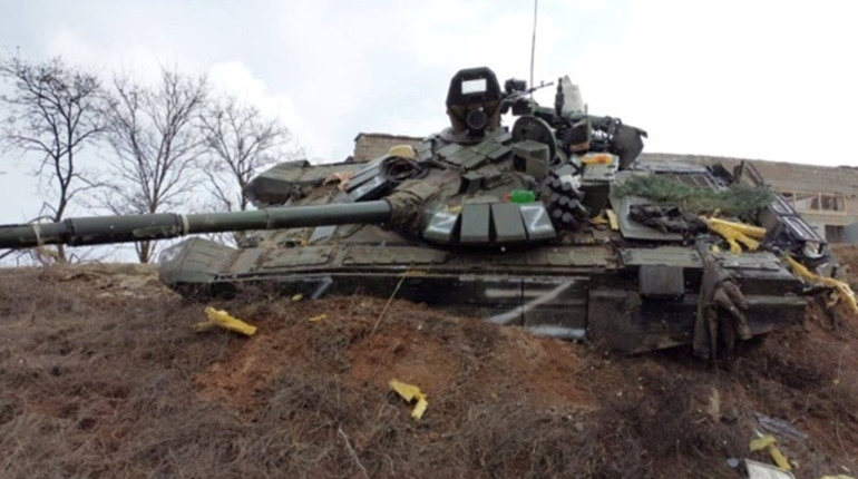 Росіяни намагаються оточити Авдіївку з півдня. Вже втратили більшу частину танкового полку
