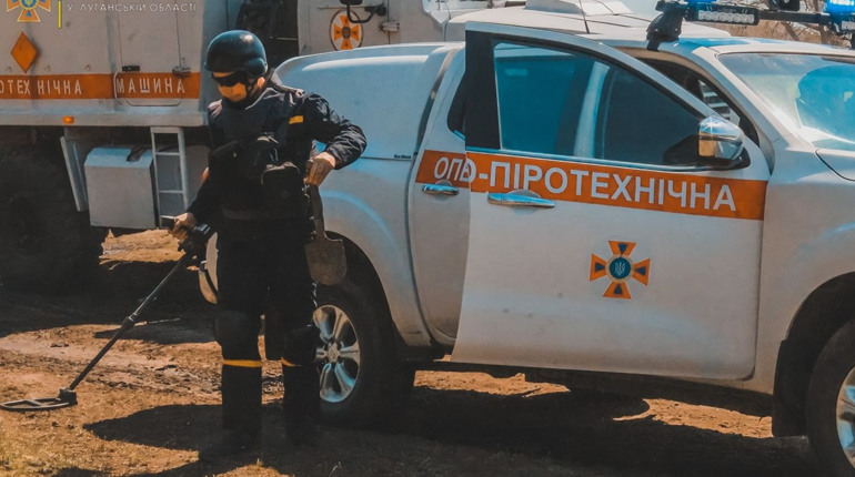 На Луганщині пожежно-рятувальний загін запрошує на роботу. Які вакансії в ДСНС