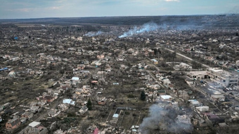 Окупанти продовжують тиснути на Бахмут з півдня, півночі та сходу. Росіяни контролюють 65% міста?