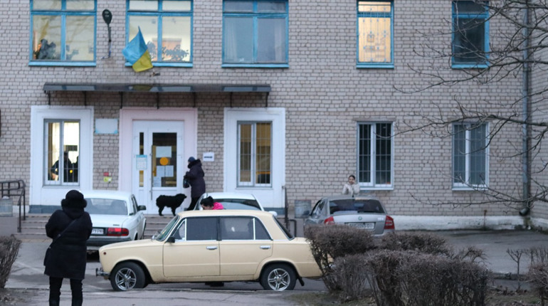 Працівники сфери охорони здоров'я зобов'язані володіти і застосовувати в роботі державну мову